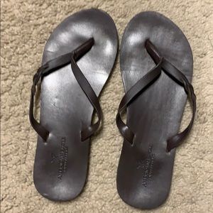 American eagle leather flip flops